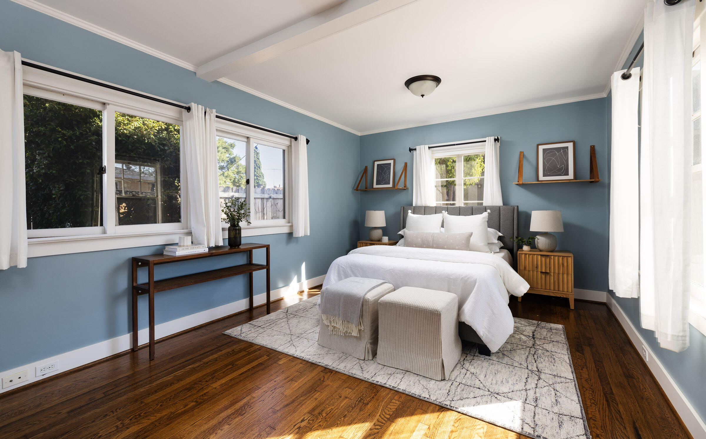 2827-2829 Serena Road
