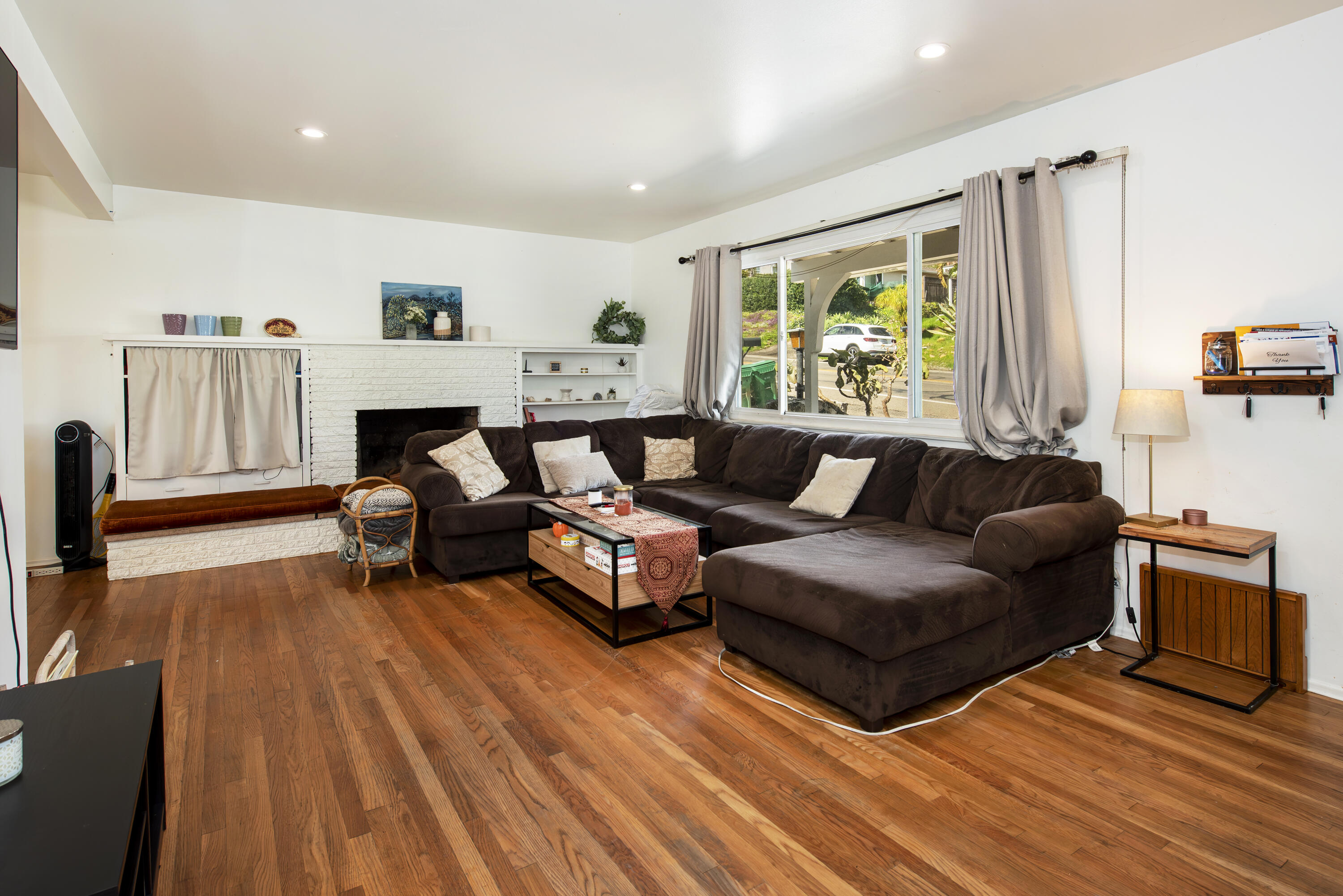 3117 Foothill Road