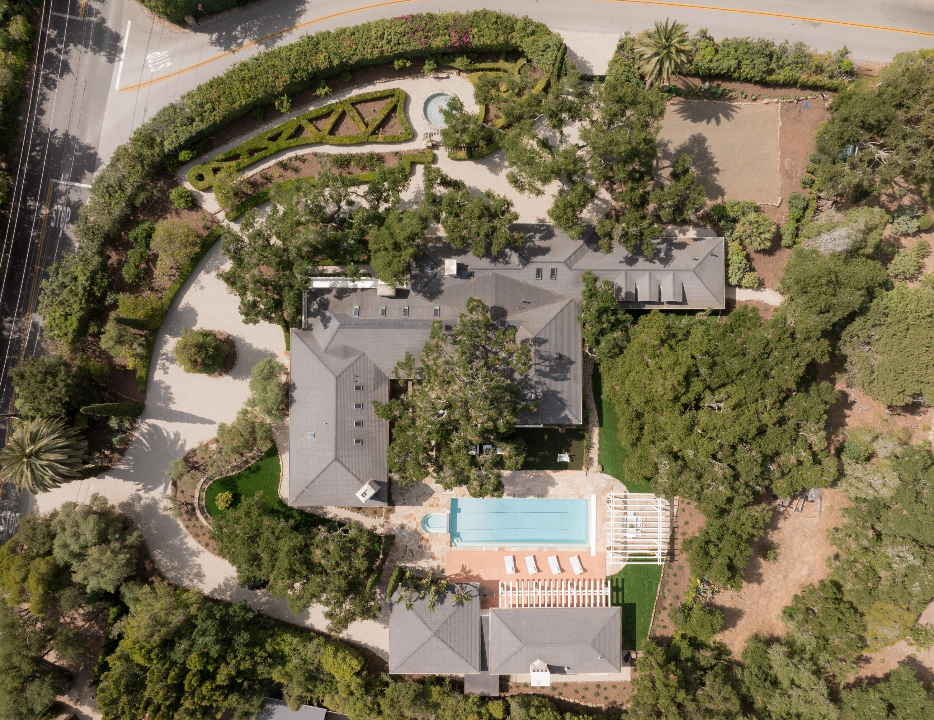 690 San Ysidro Road