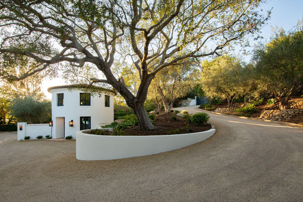 1475 East Mountain Drive