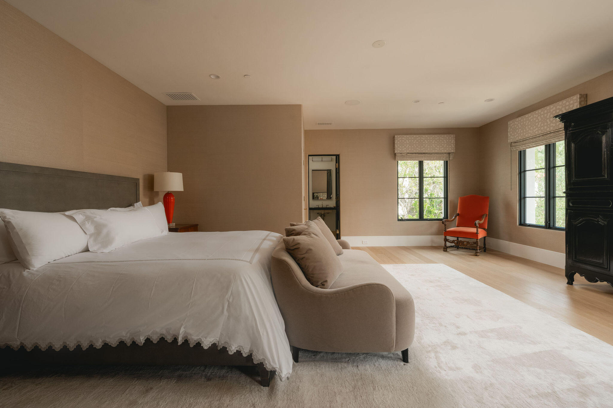 1475 E Mountain Drive