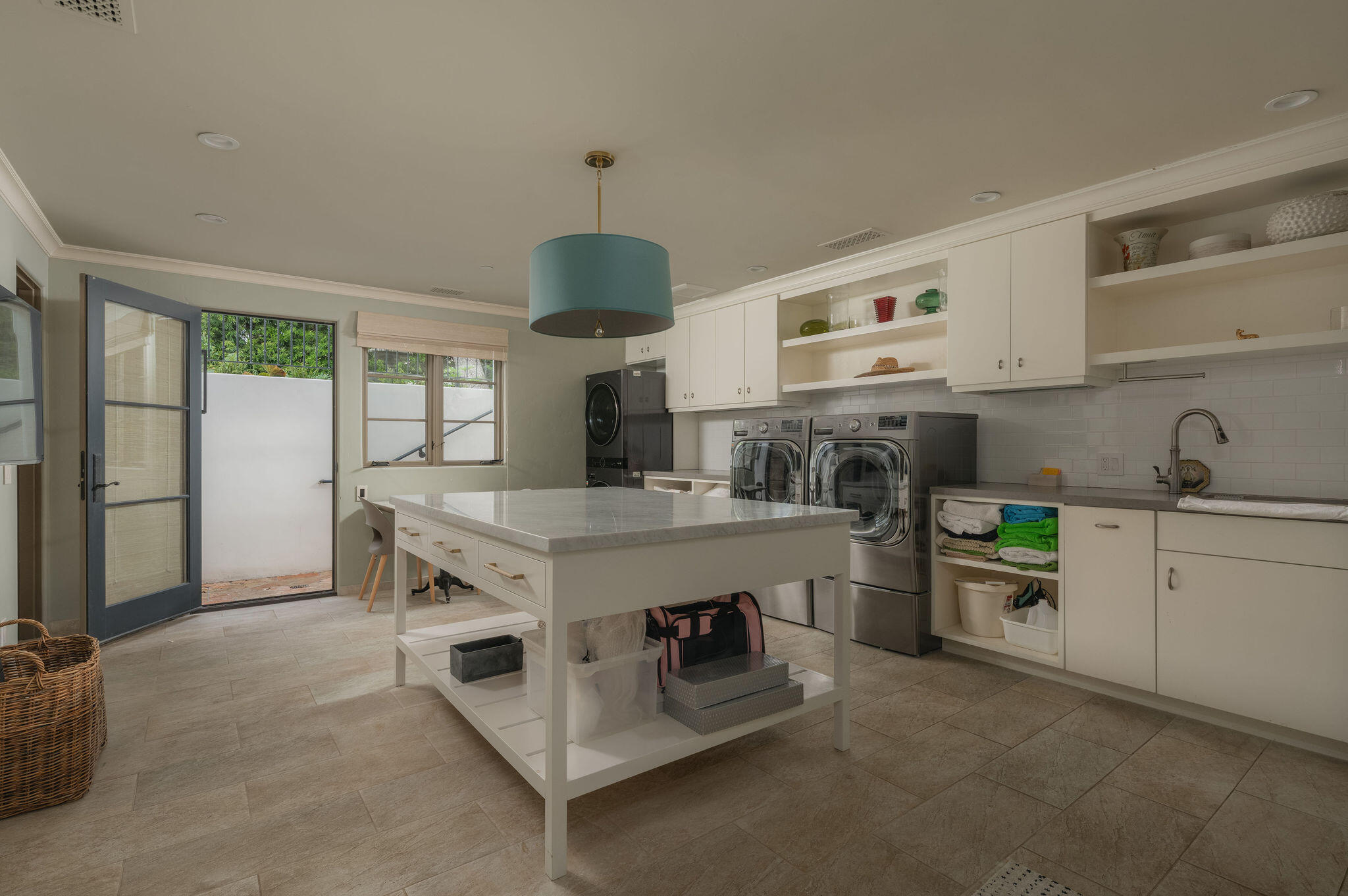 1475 East Mountain Drive