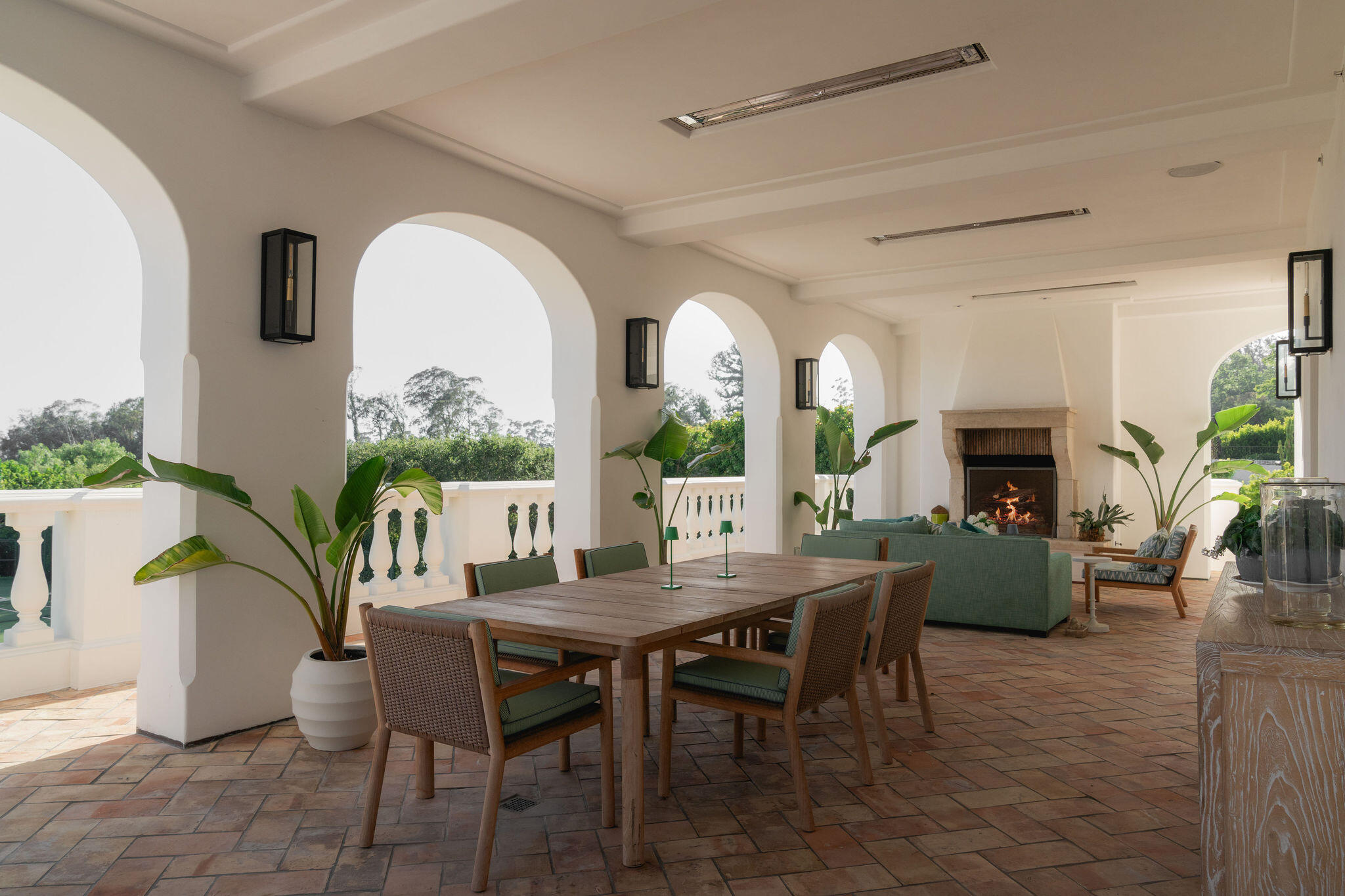 1475 E Mountain Drive