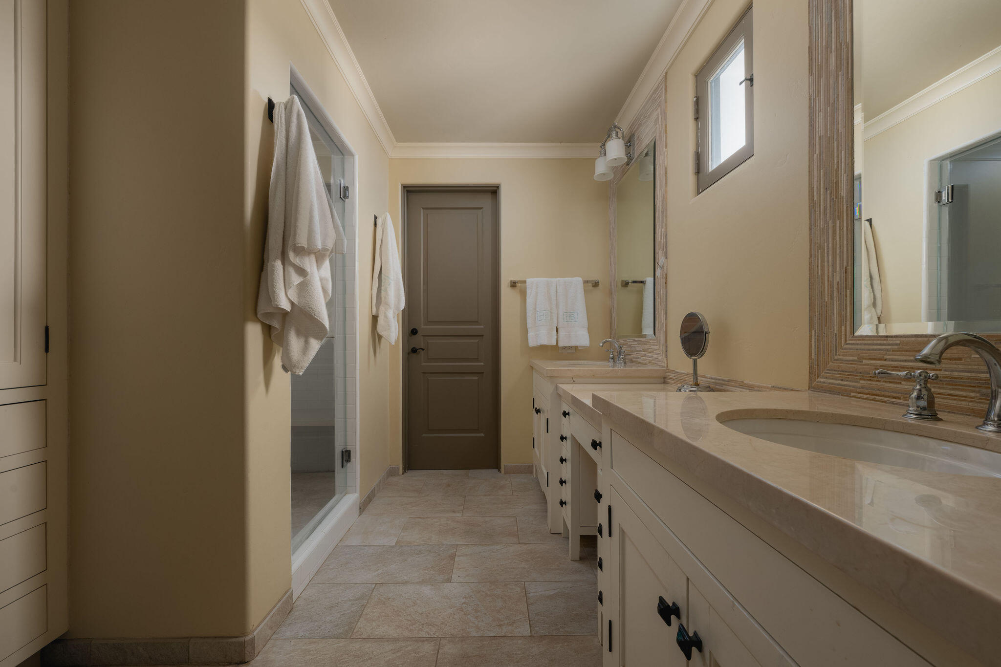 1475 E Mountain Drive