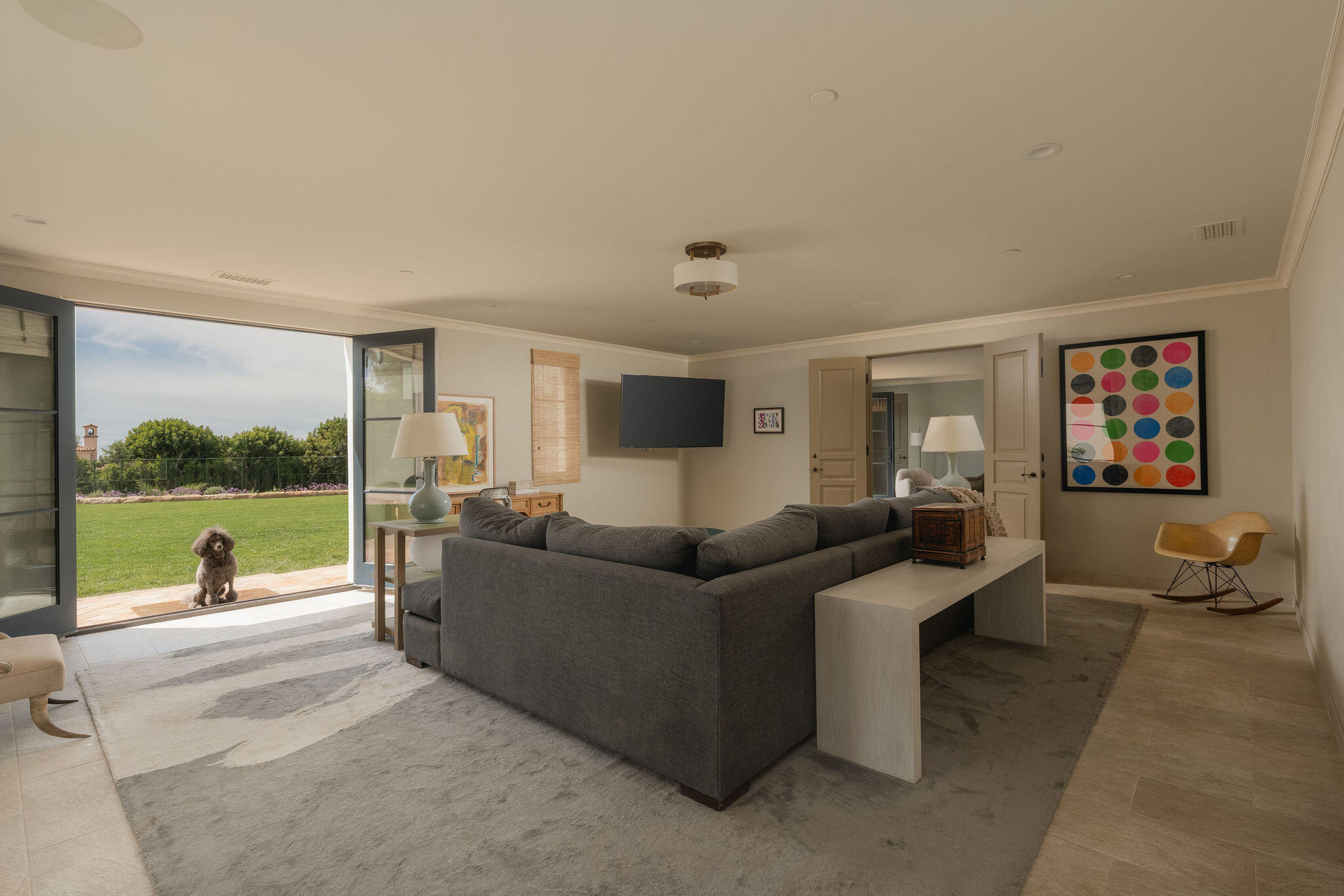 1475 E Mountain Drive