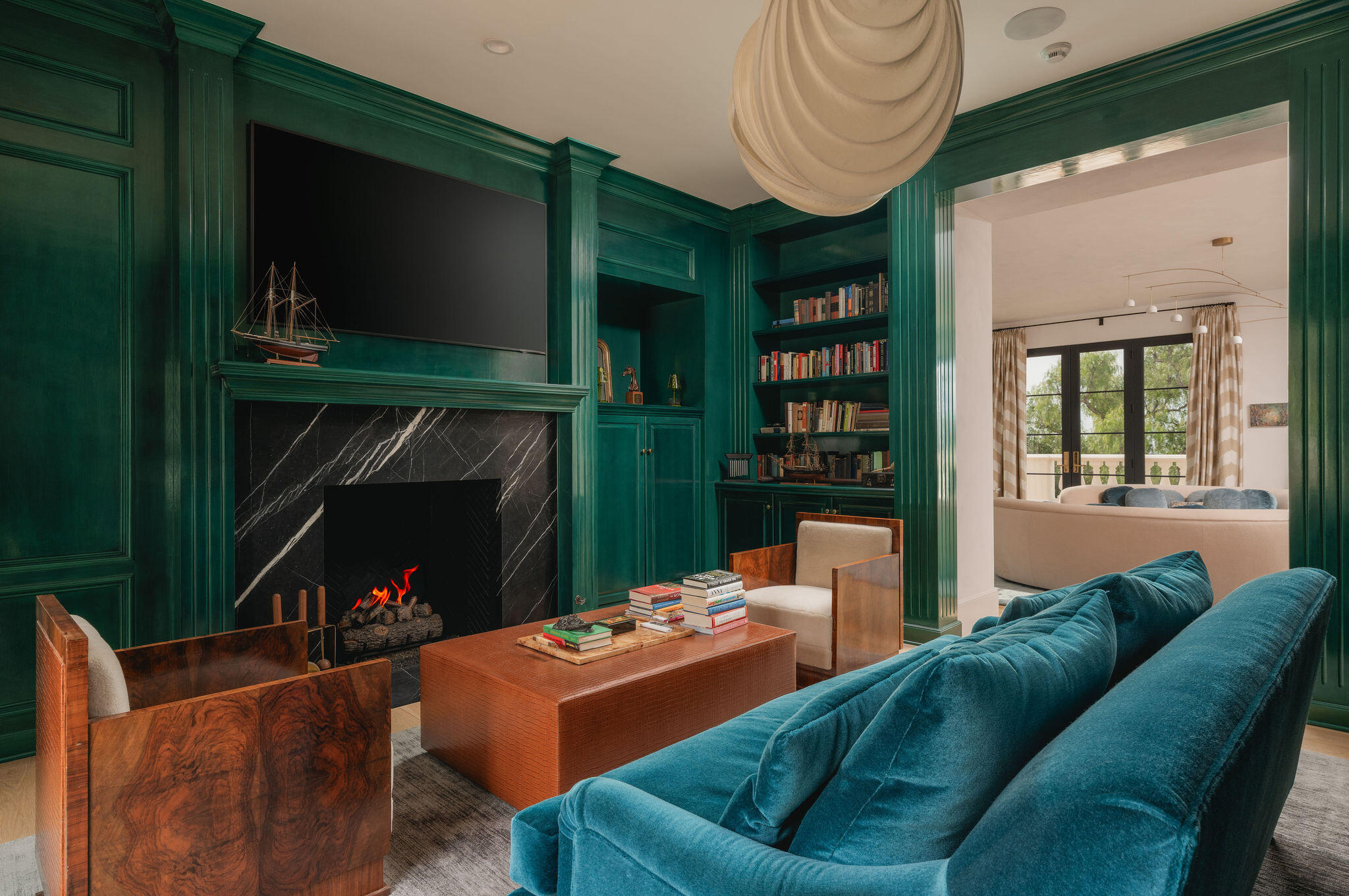 1475 E Mountain Drive