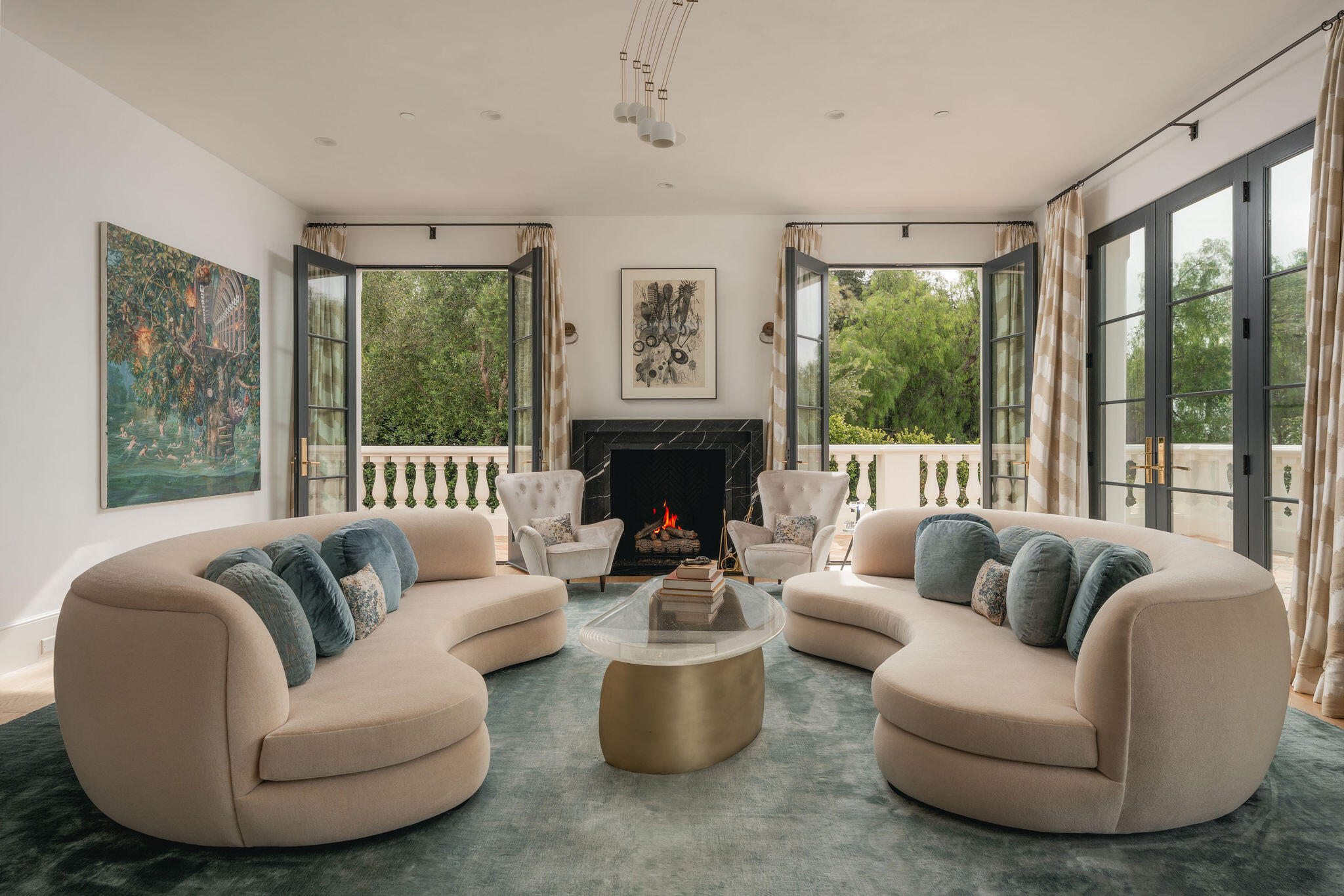 1475 E Mountain Drive