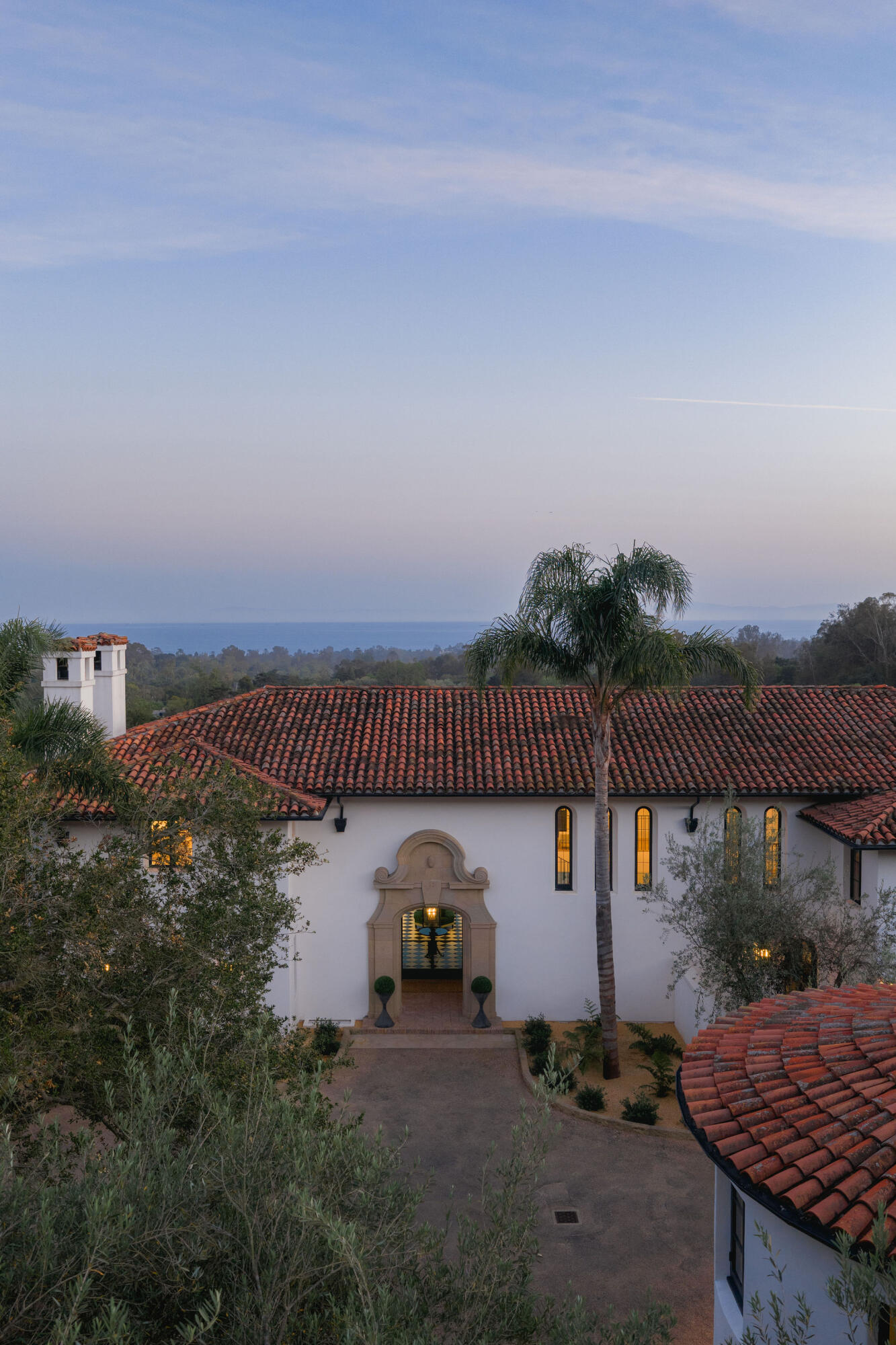 1475 E Mountain Drive