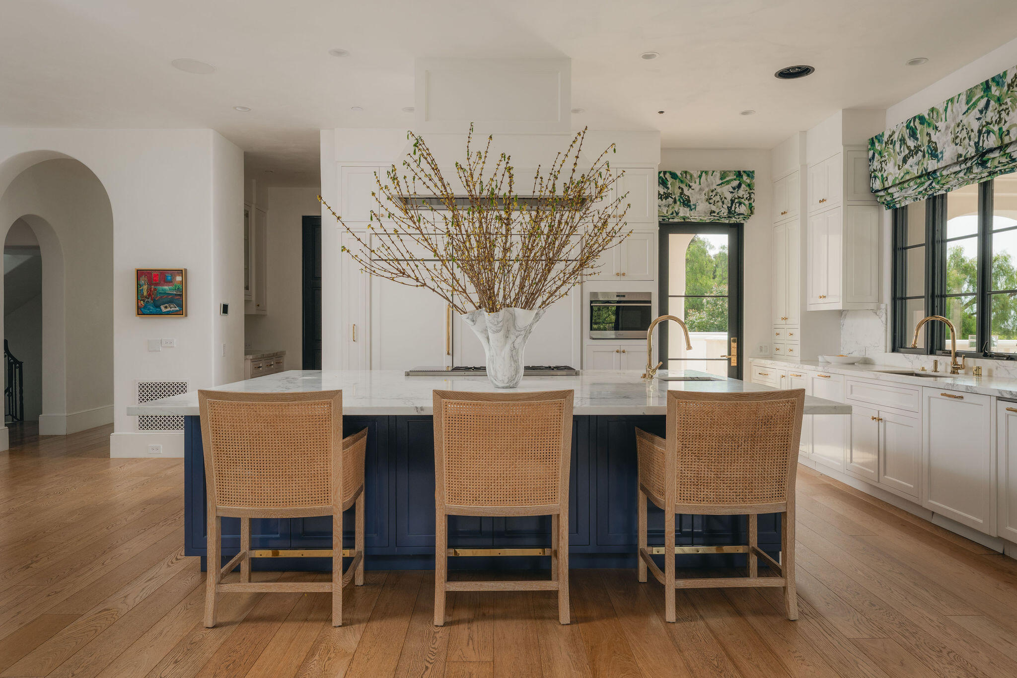 1475 E Mountain Drive