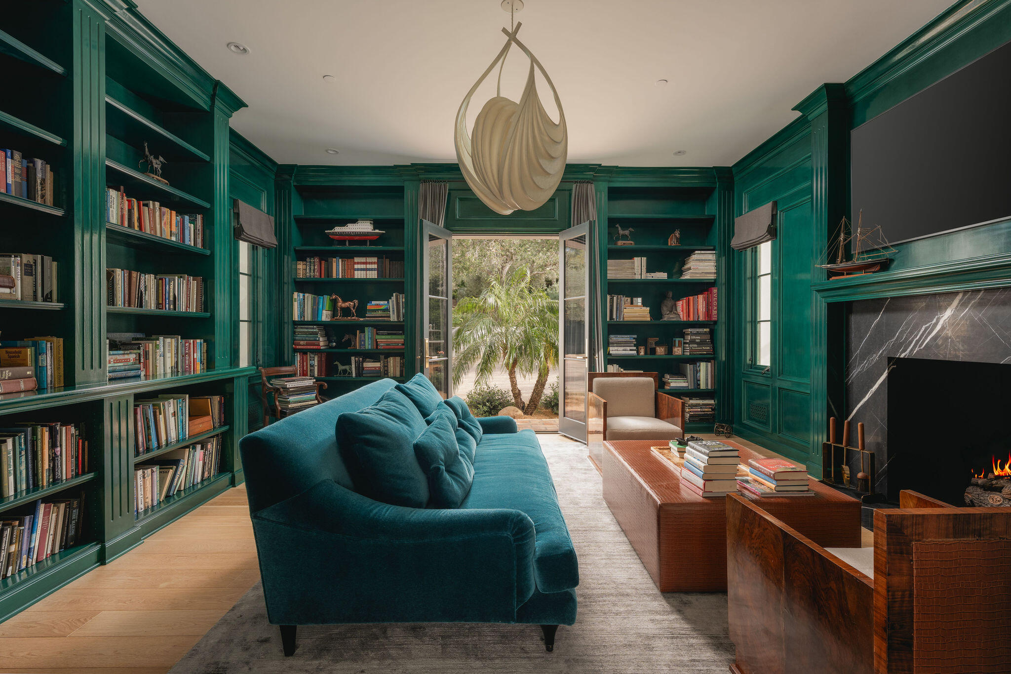 1475 E Mountain Drive