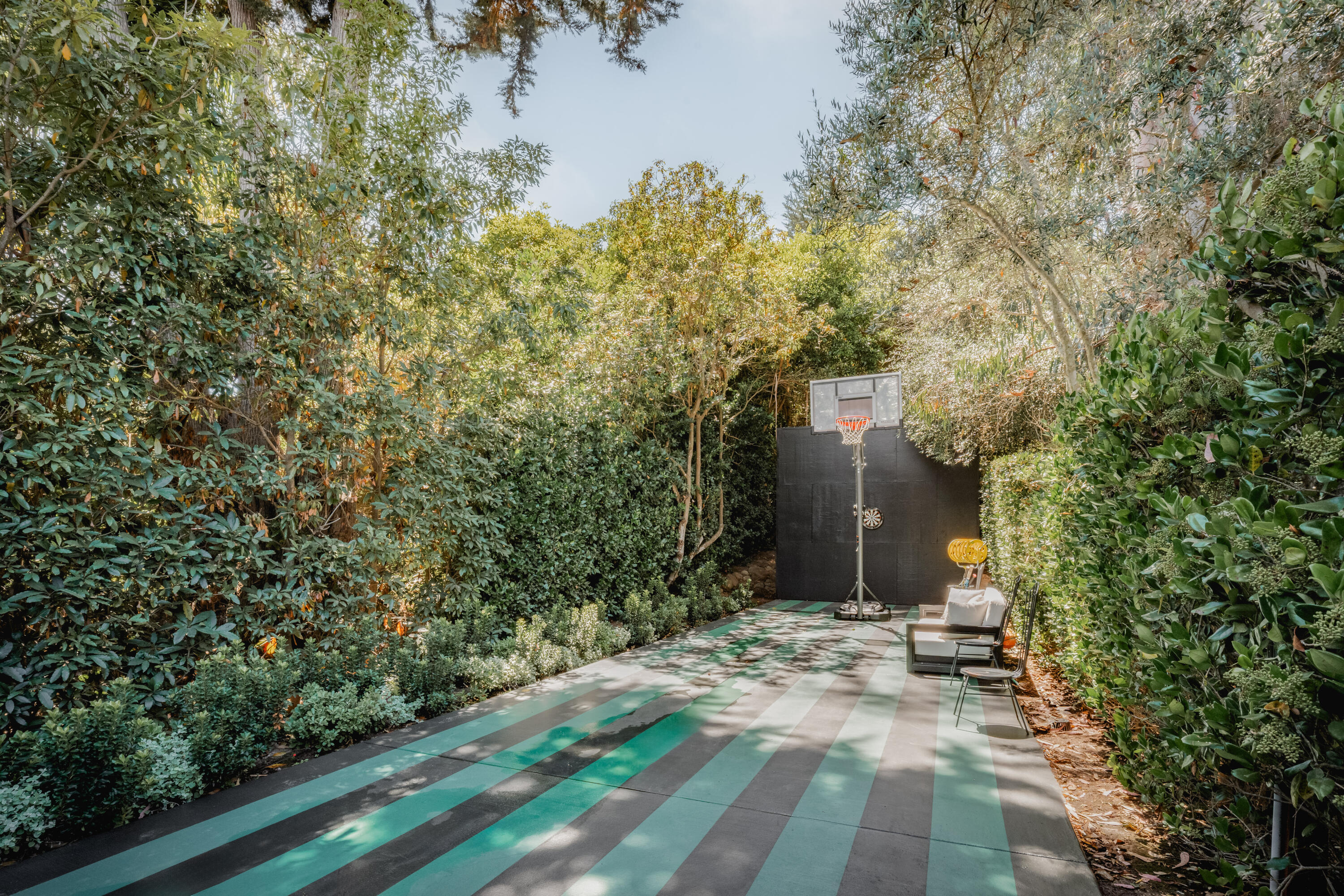1381 E Valley Road