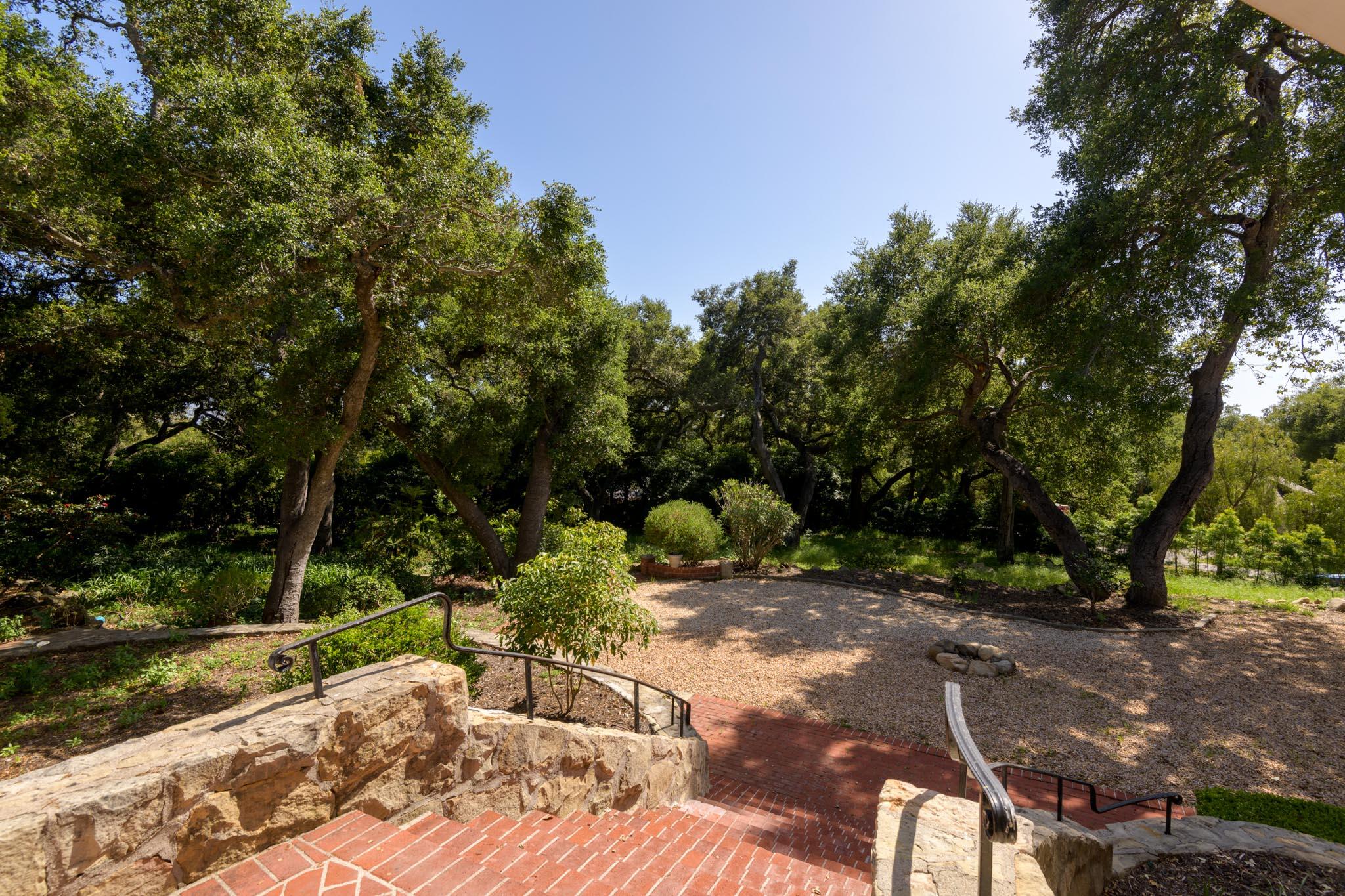 1175 E Mountain Drive