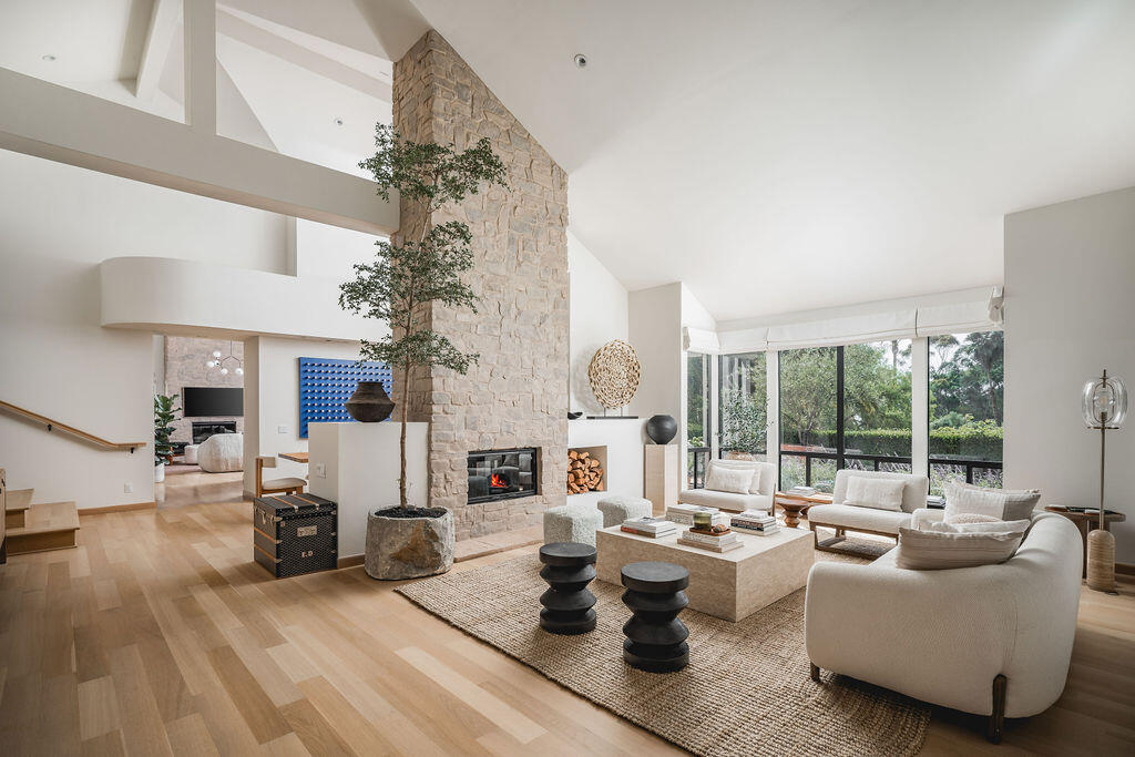 315 Calle Elegante