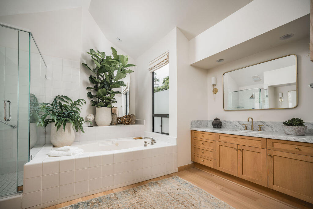 315 Calle Elegante