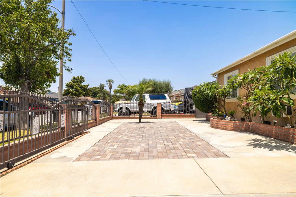 13938 Halcourt Avenue