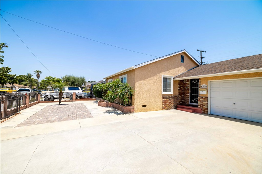 13938 Halcourt Avenue