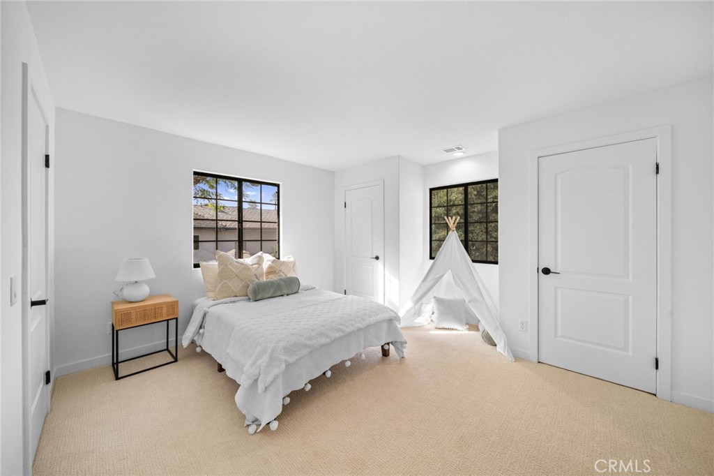 109 Lake Ridge Circle