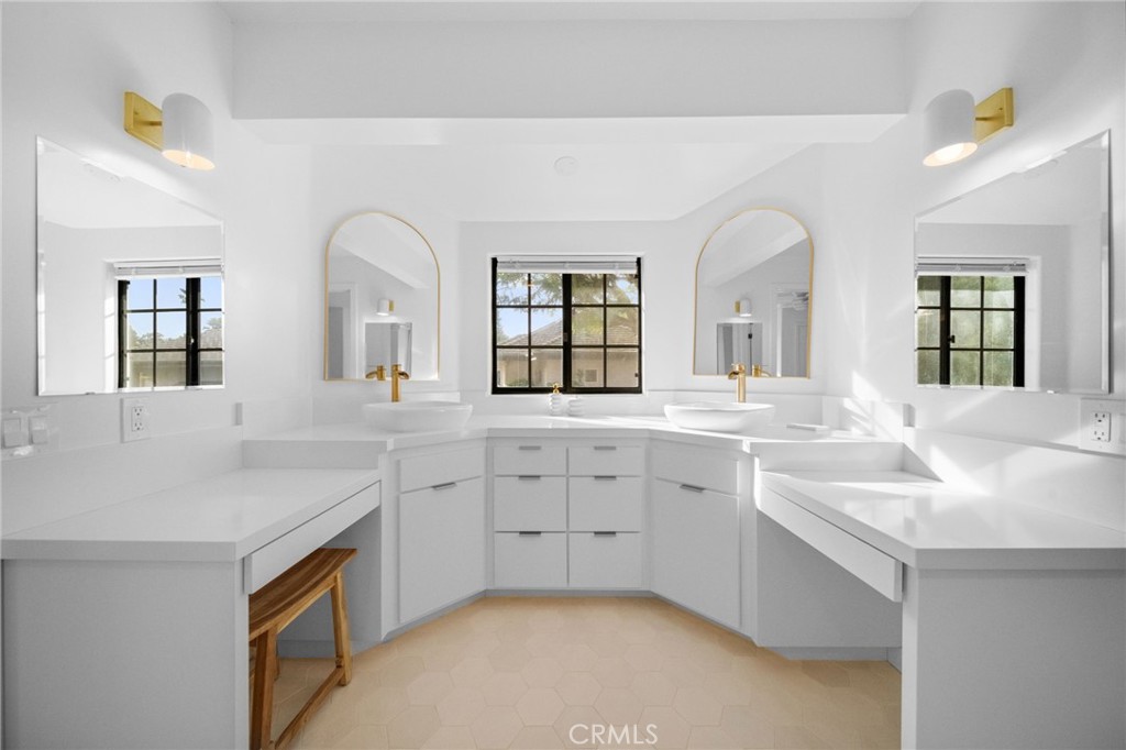 109 Lake Ridge Circle