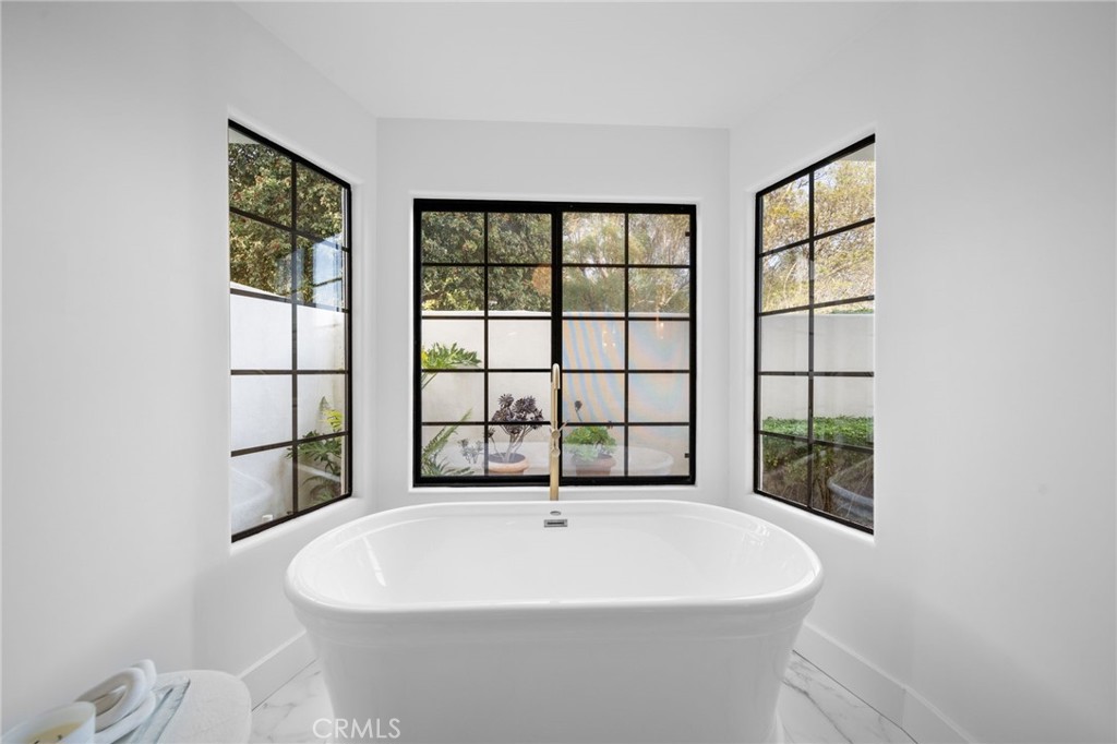 109 Lake Ridge Circle