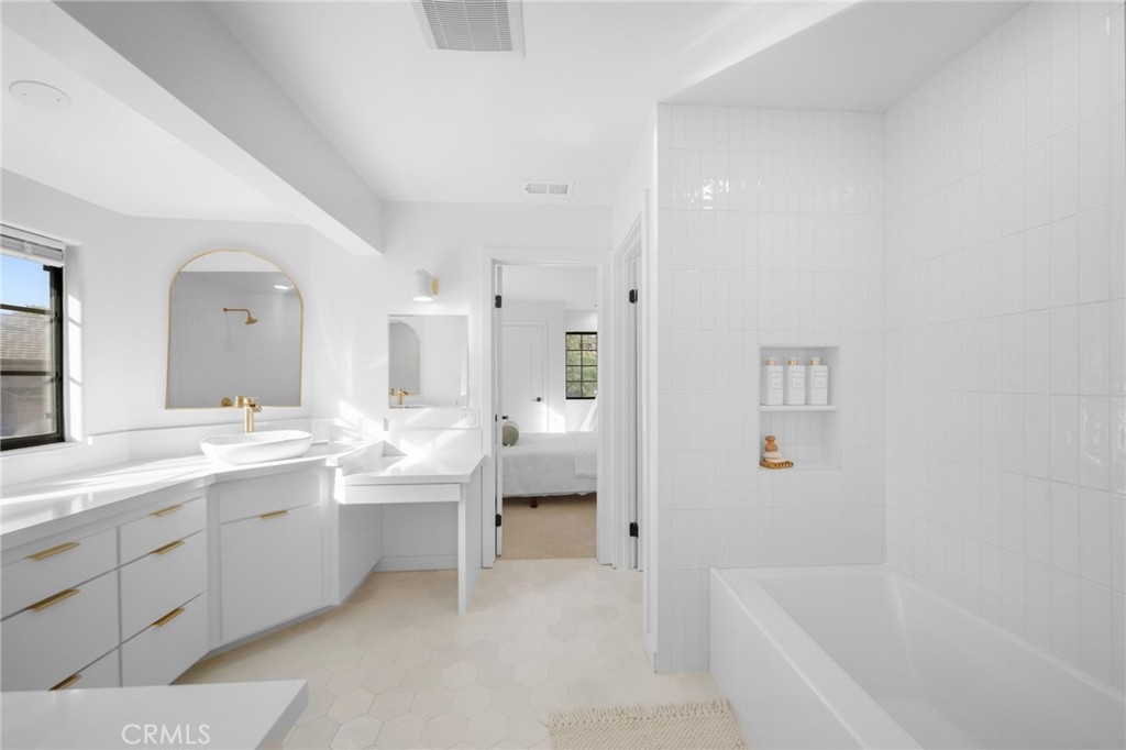 109 Lake Ridge Circle