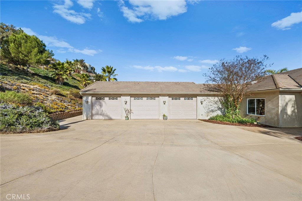 2240 Aqua Hill Road