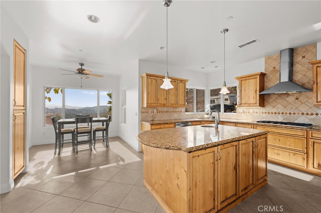 2240 Aqua Hill Road