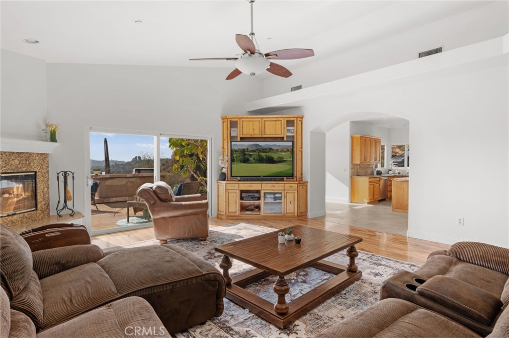2240 Aqua Hill Road