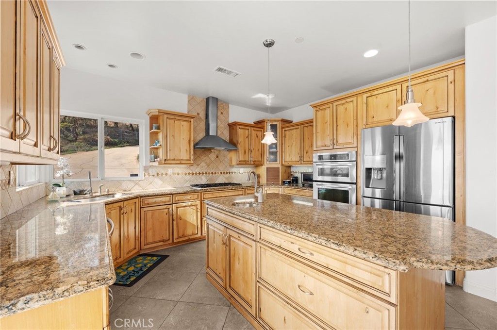 2240 Aqua Hill Road