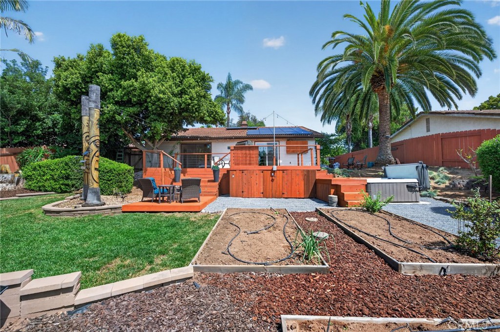 955 La Rue Avenue