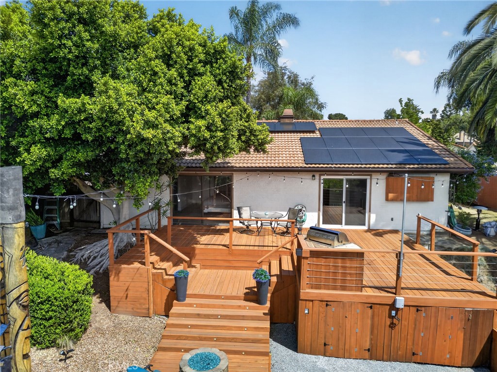 955 La Rue Avenue