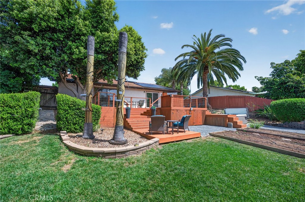 955 La Rue Avenue