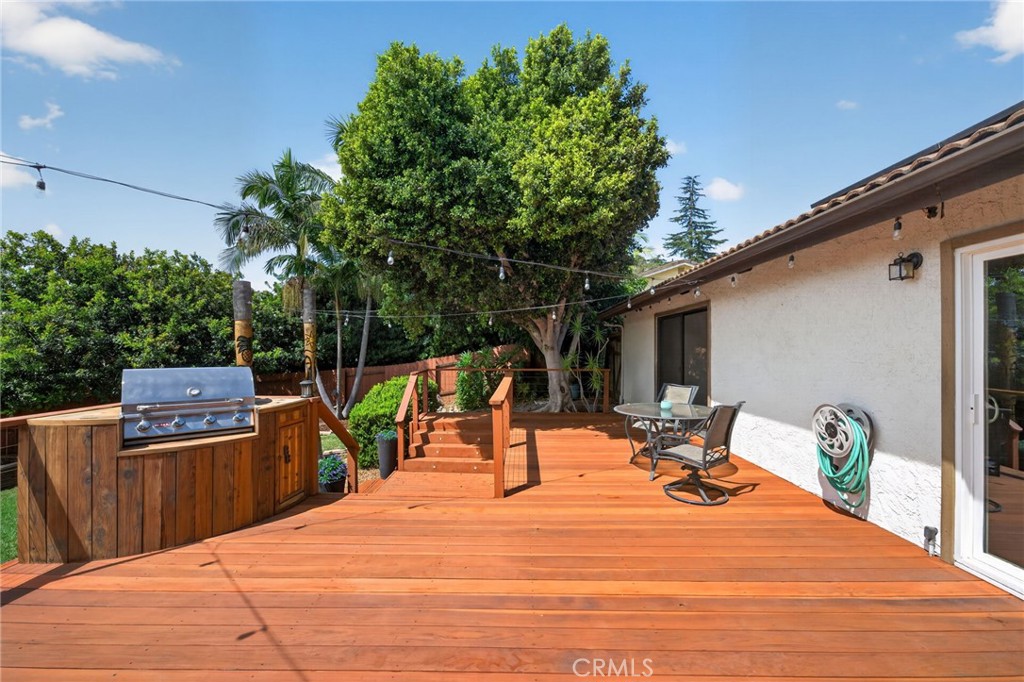 955 La Rue Avenue