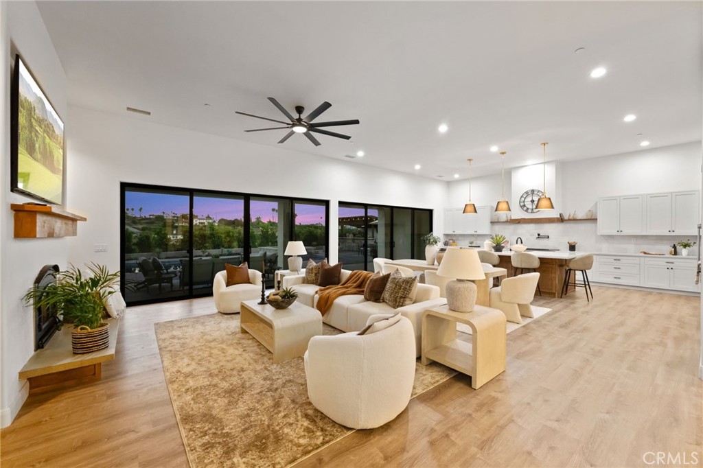 4574 Valle Del Sol