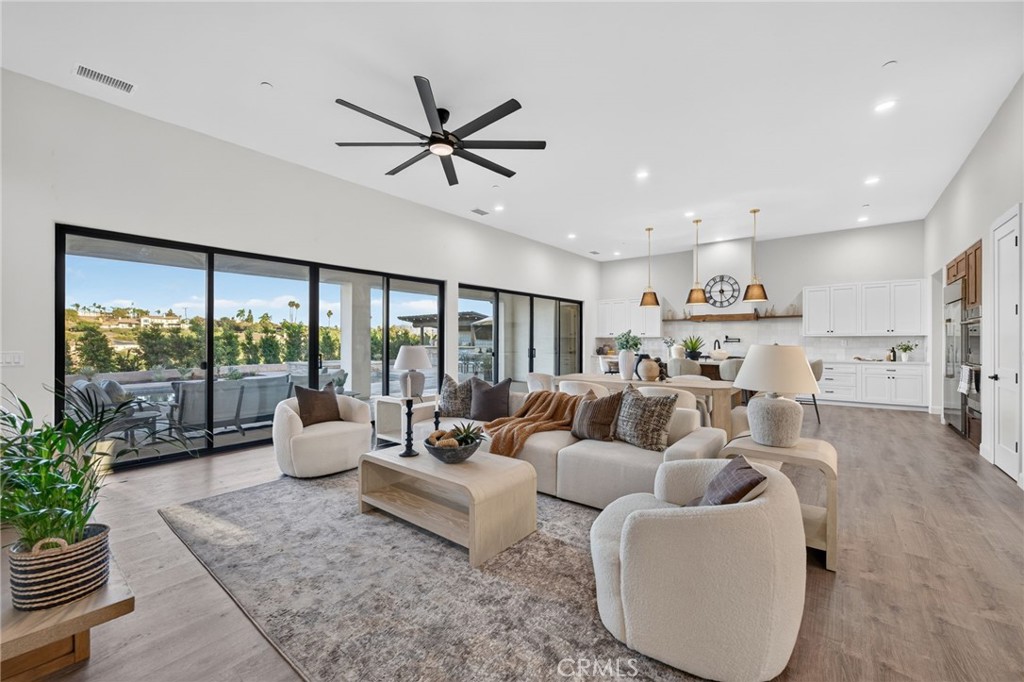 4574 Valle Del Sol