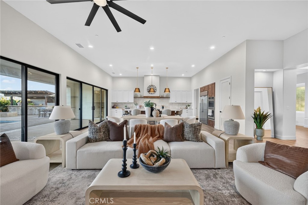 4574 Valle Del Sol
