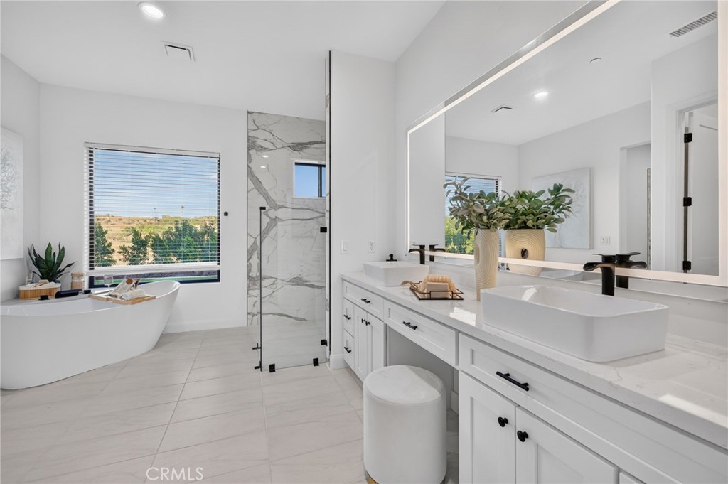 4574 Valle Del Sol