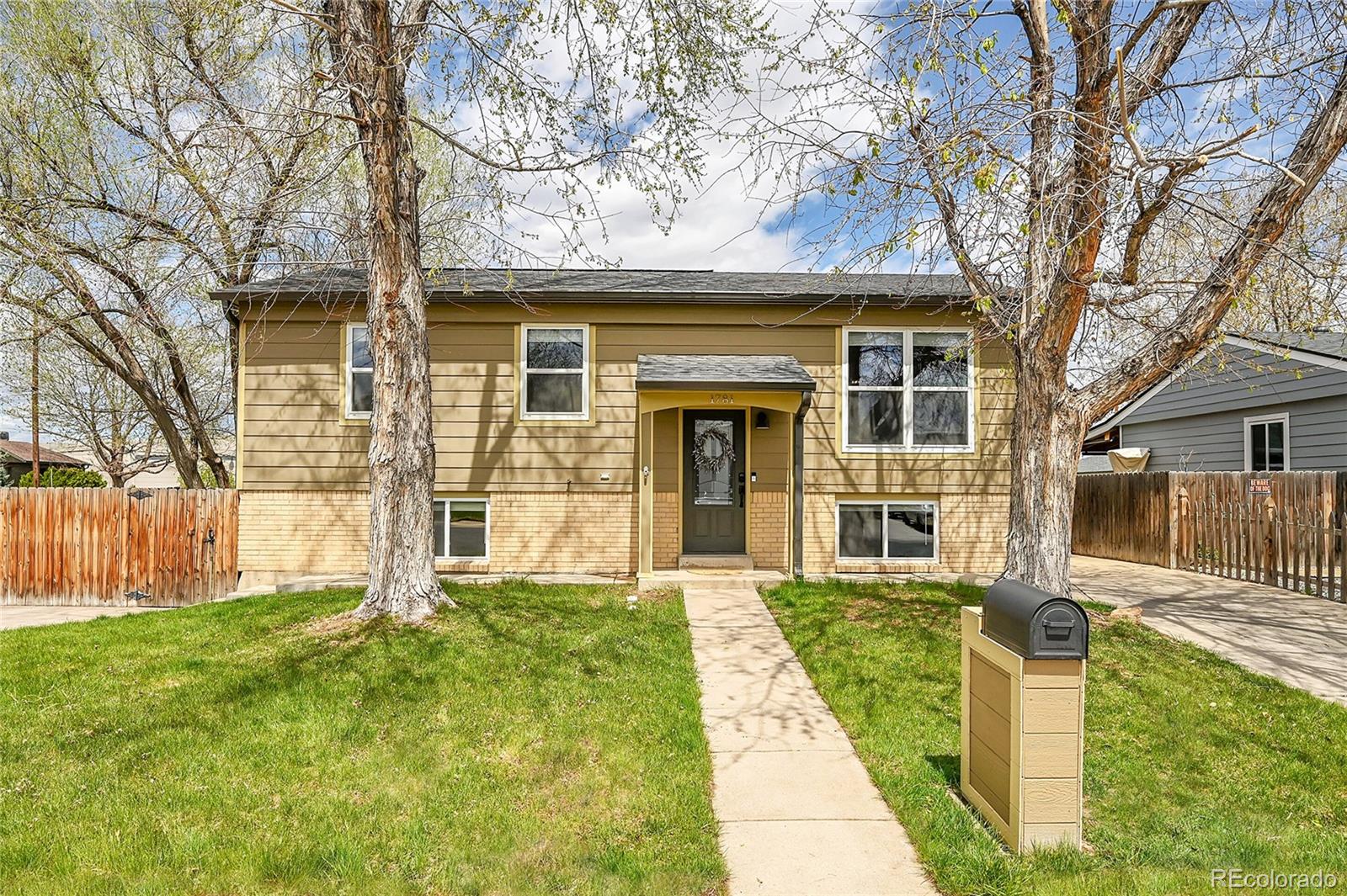 1781 W 55th Place