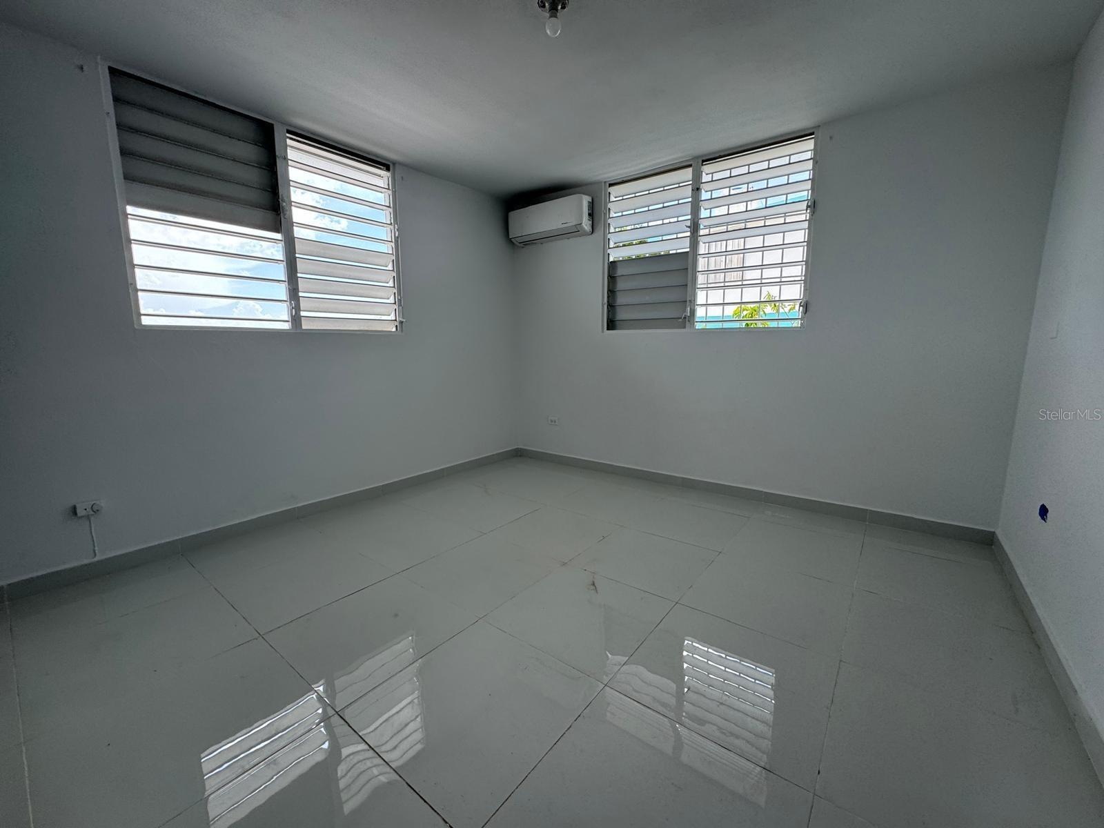 1642 CALLE VOLGA