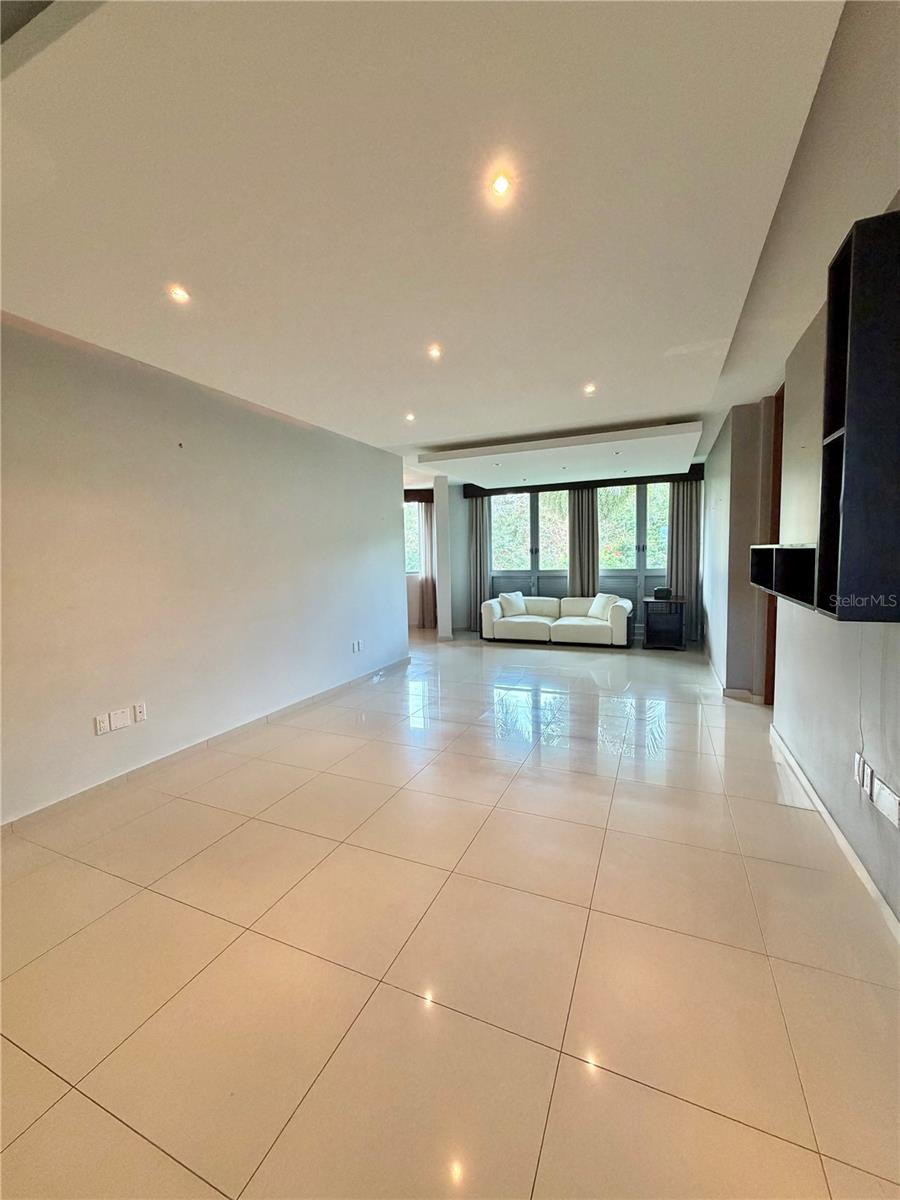 24 CALLE 3 SENDEROS DE MONTEHIEDRA