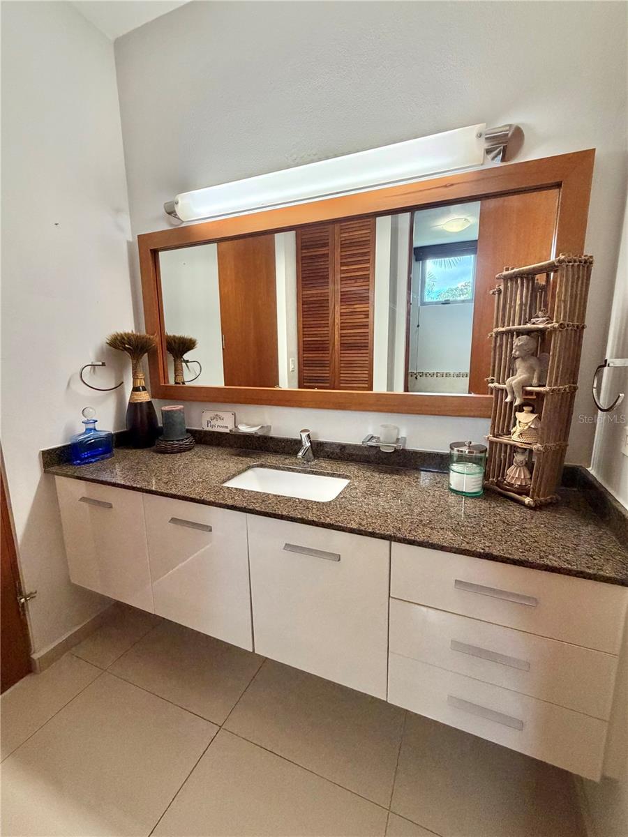 24 CALLE 3 SENDEROS DE MONTEHIEDRA