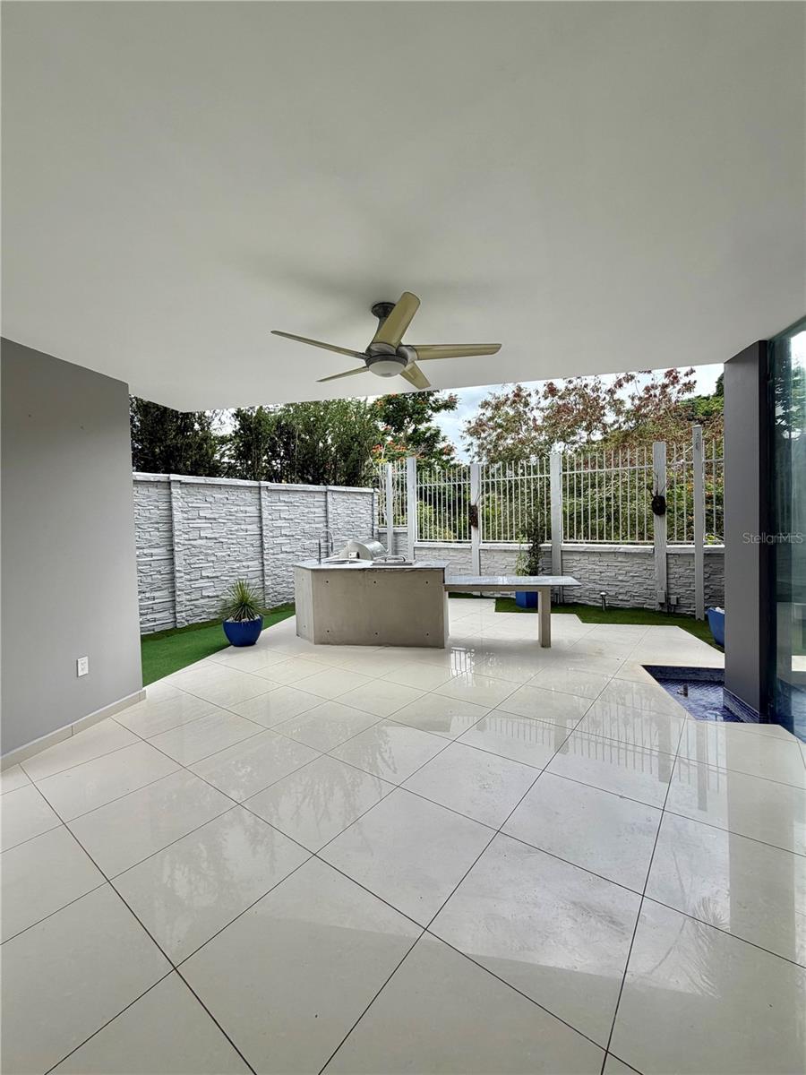 24 CALLE 3 SENDEROS DE MONTEHIEDRA