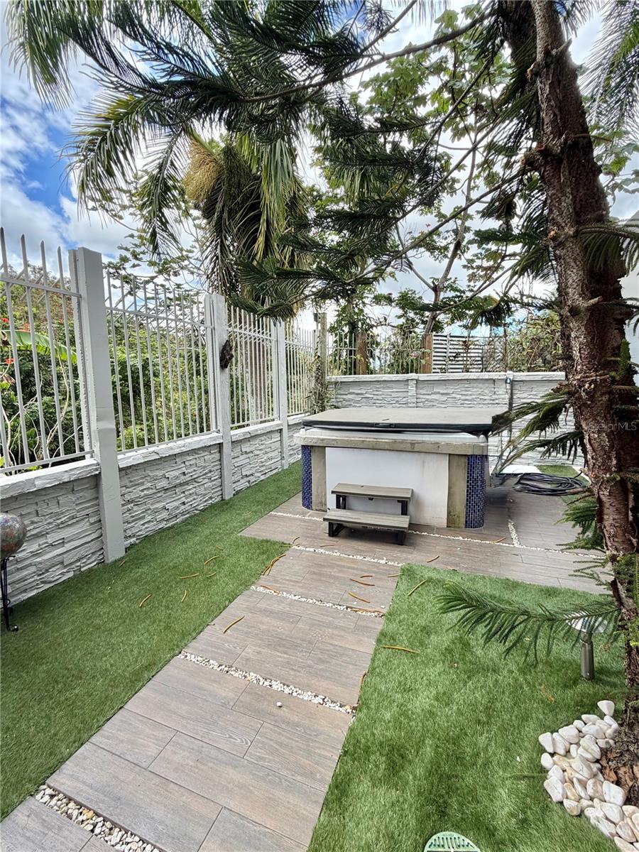 24 CALLE 3 SENDEROS DE MONTEHIEDRA