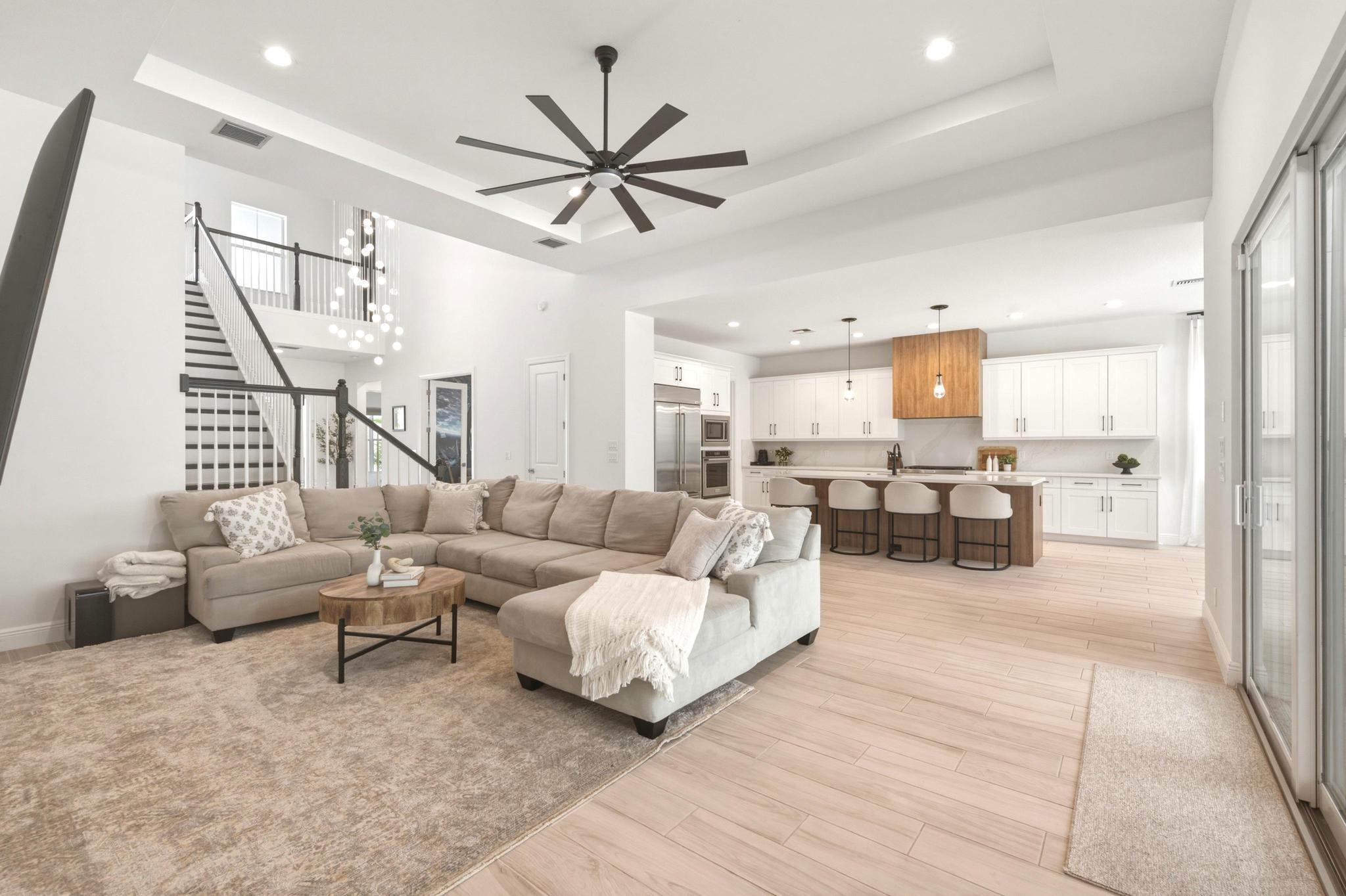 9264 CRESTVIEW Circle