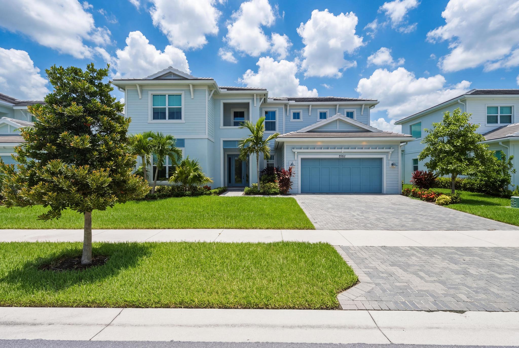 9264 CRESTVIEW Circle