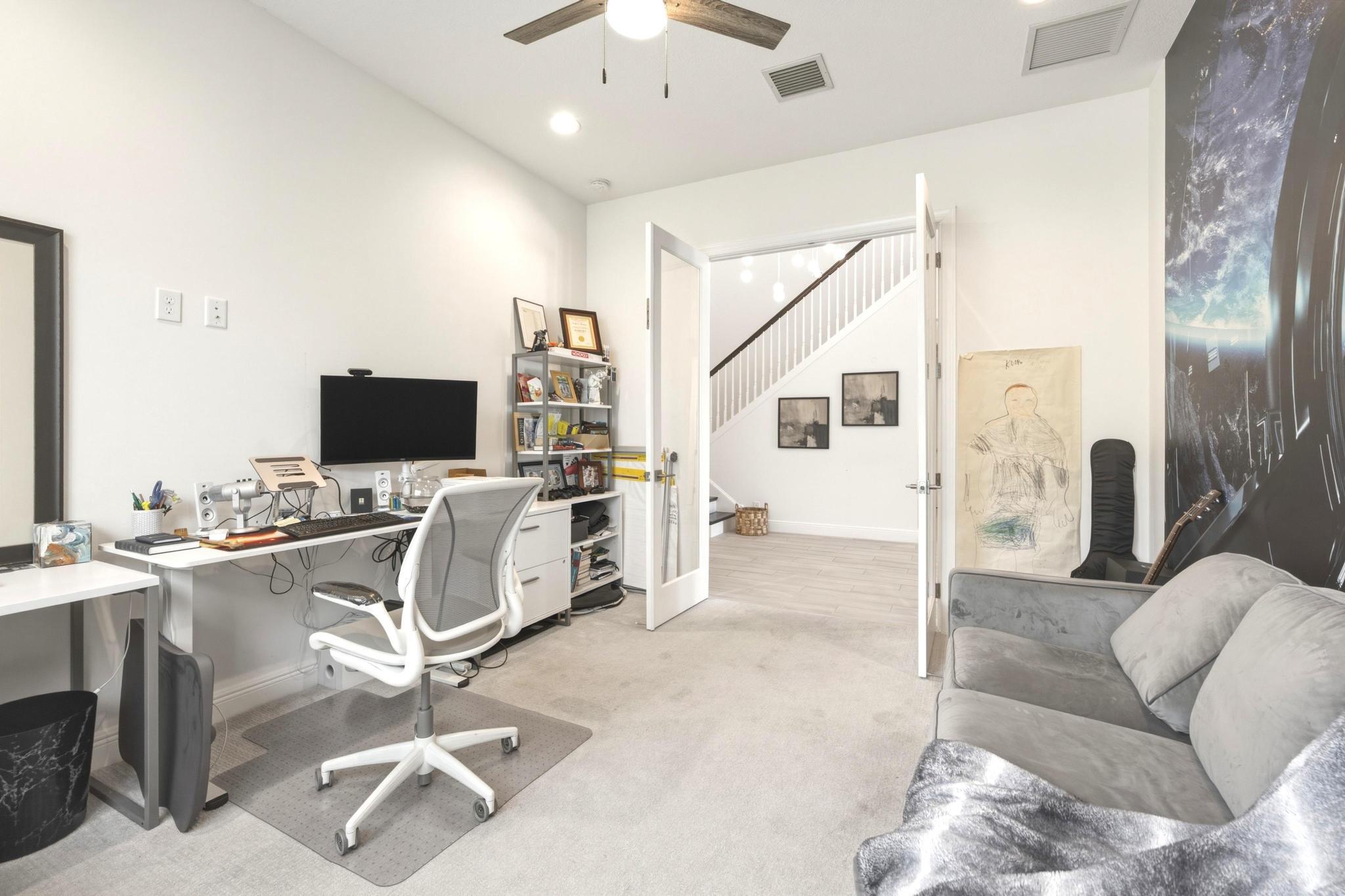 9264 CRESTVIEW Circle
