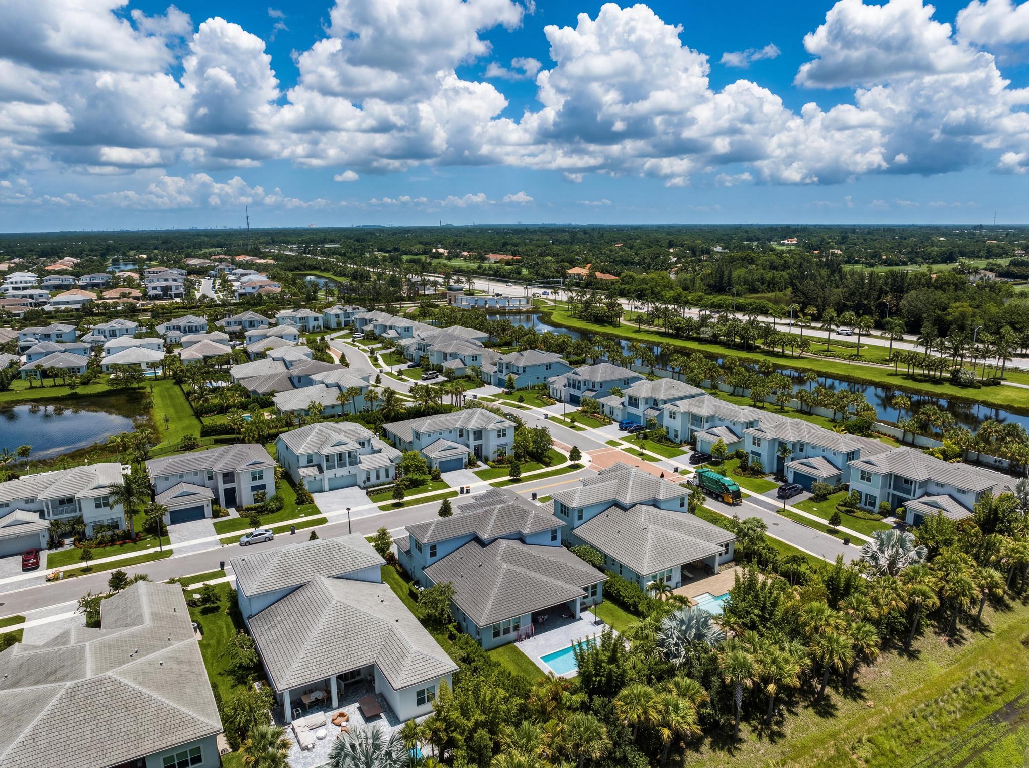 9264 CRESTVIEW Circle