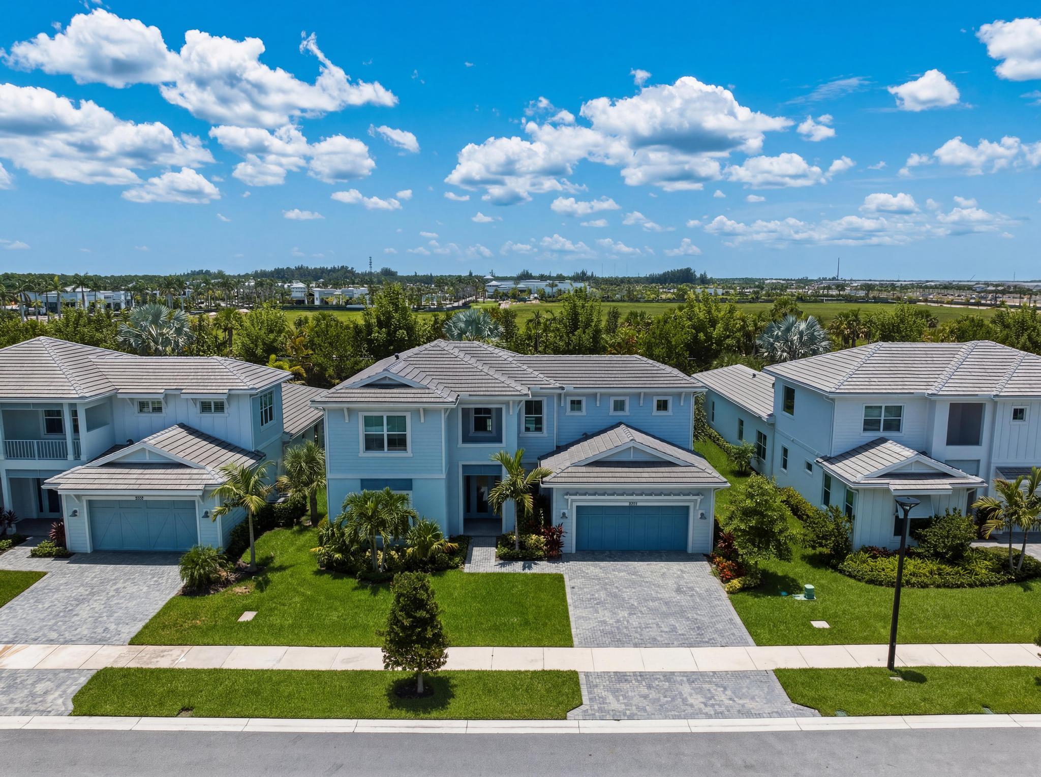 9264 CRESTVIEW Circle