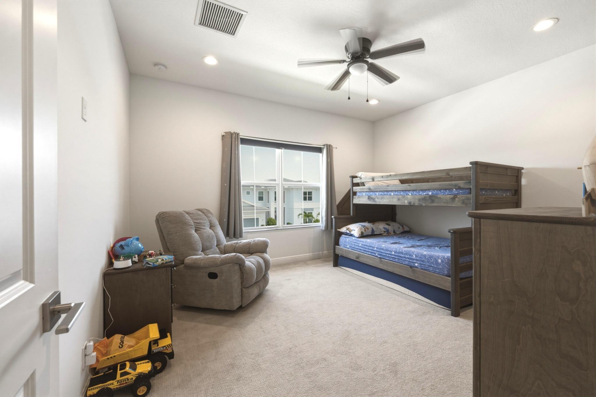 9264 CRESTVIEW Circle