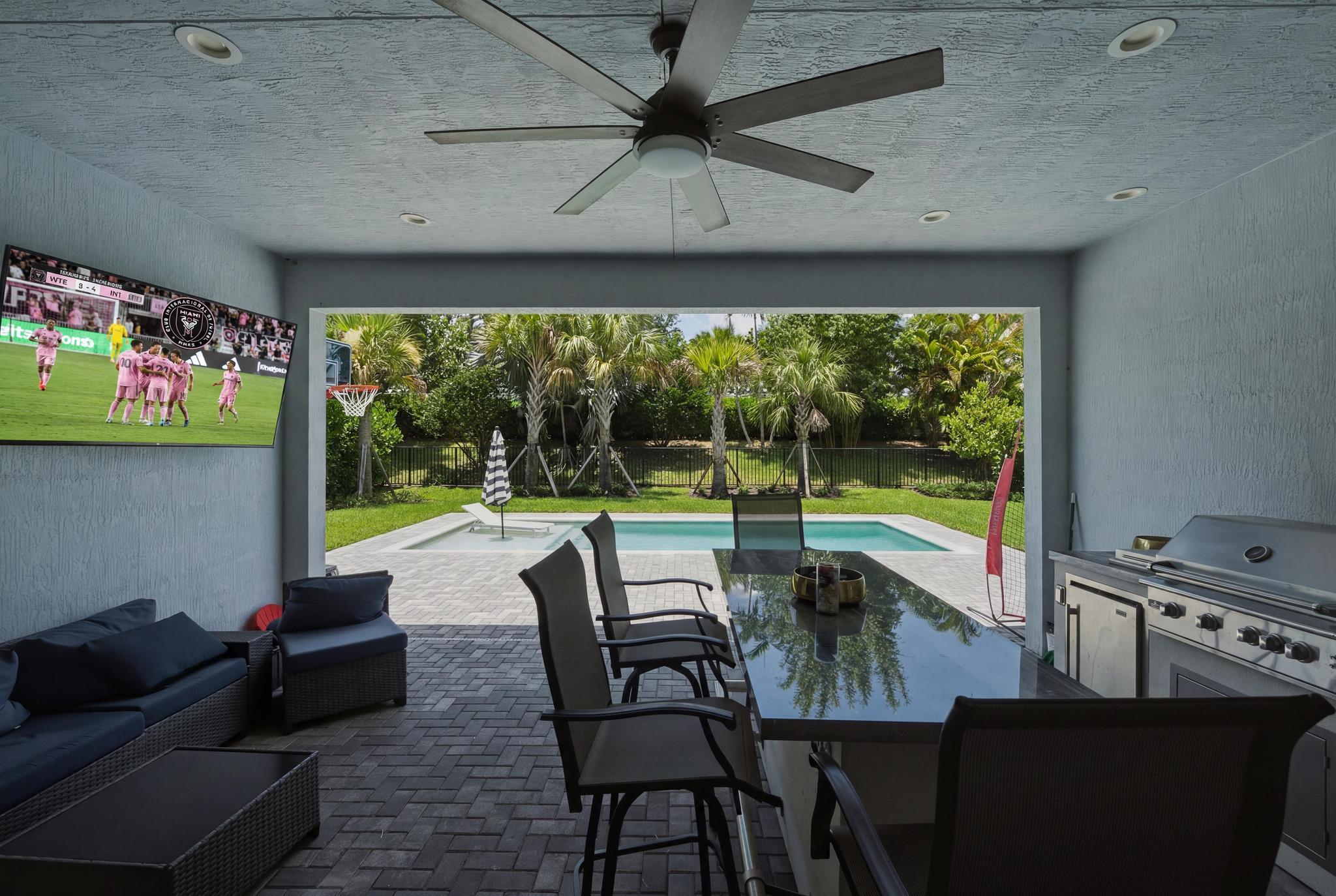 9264 CRESTVIEW Circle