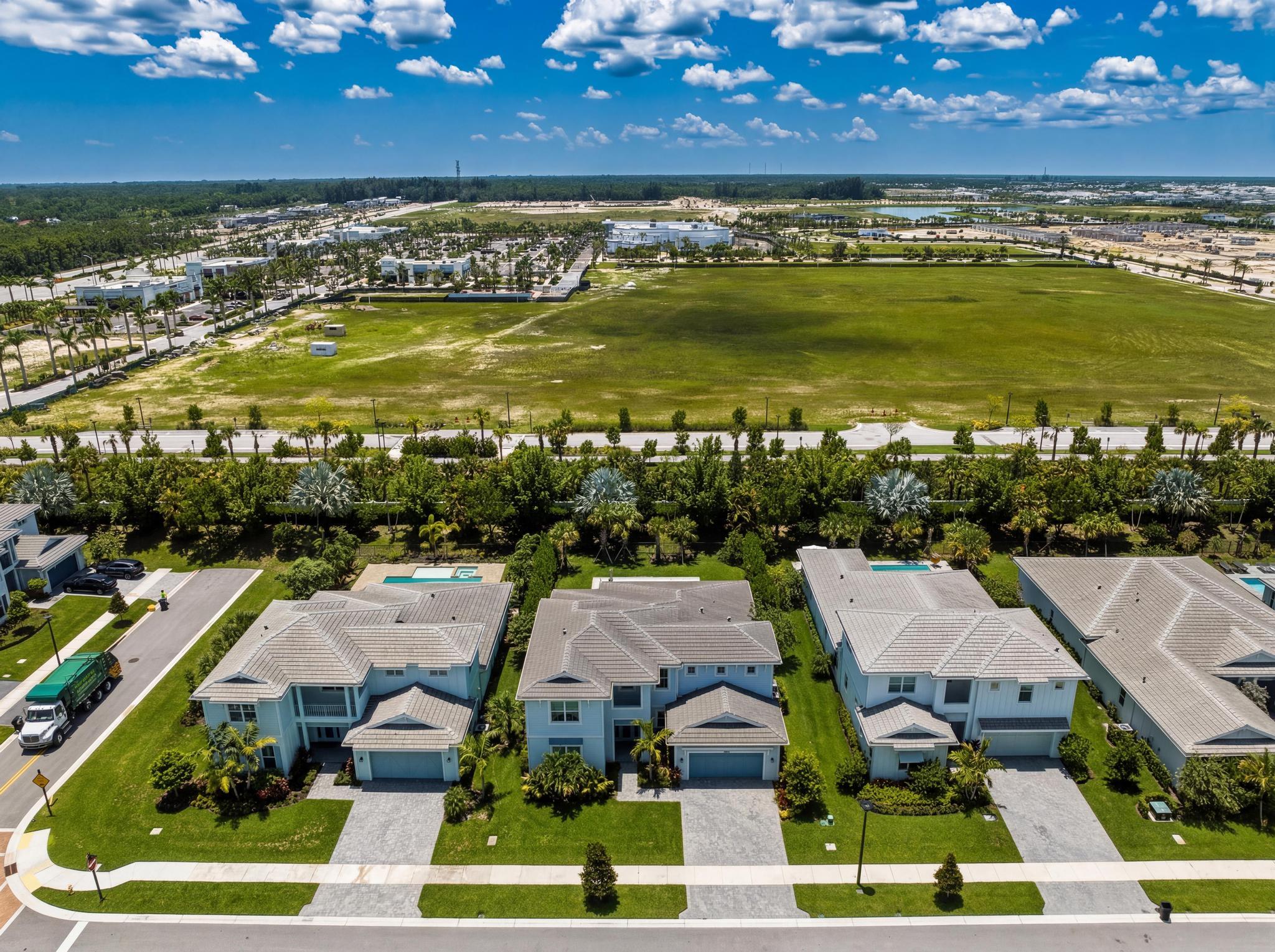 9264 CRESTVIEW Circle